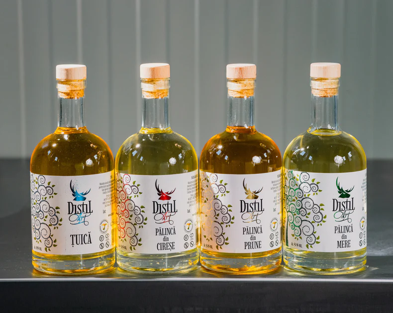 Gustă Ardealul într-un păhărel – băuturile tradiționale de la La Croitorie